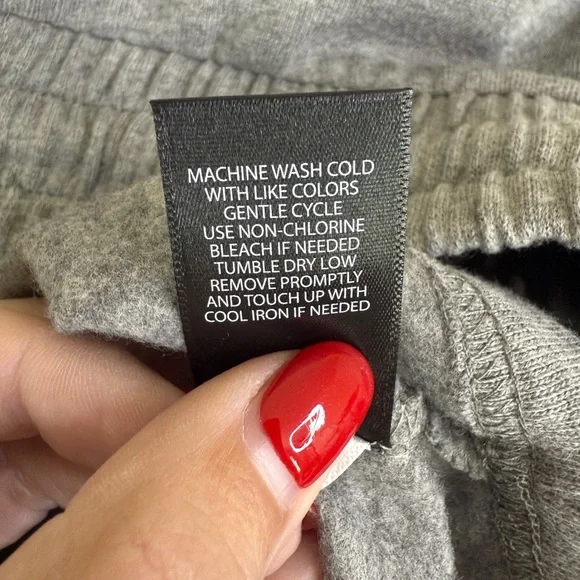 SK100 NWT Torrid Heather Gray Sweatshirt Material Skirt - Picture 5 of 7